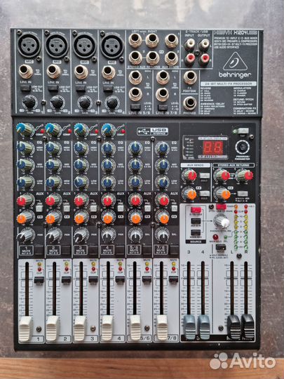 Микшерный пульт Behringer Xenyx X1204USB