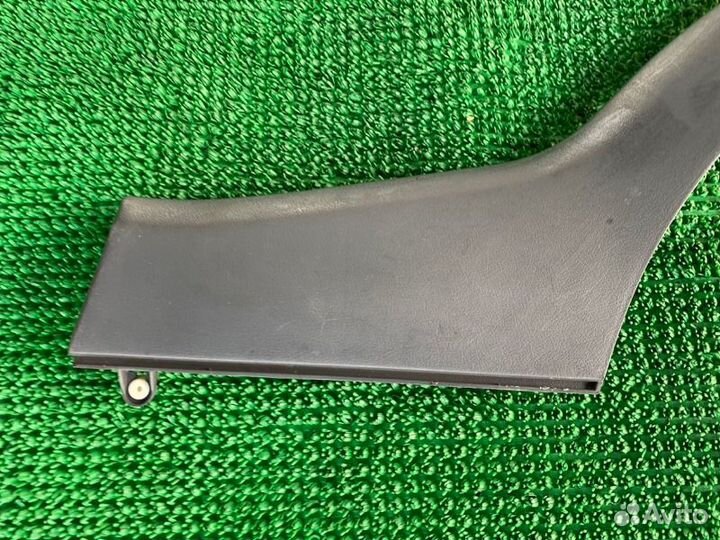 Обшивка стойки лев. Toyota Land Cruiser