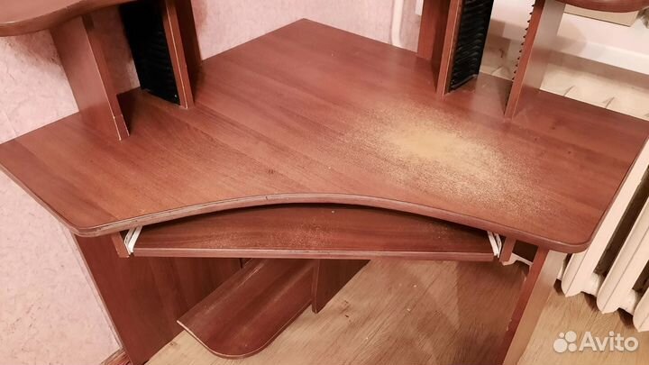 Компьютерный стол