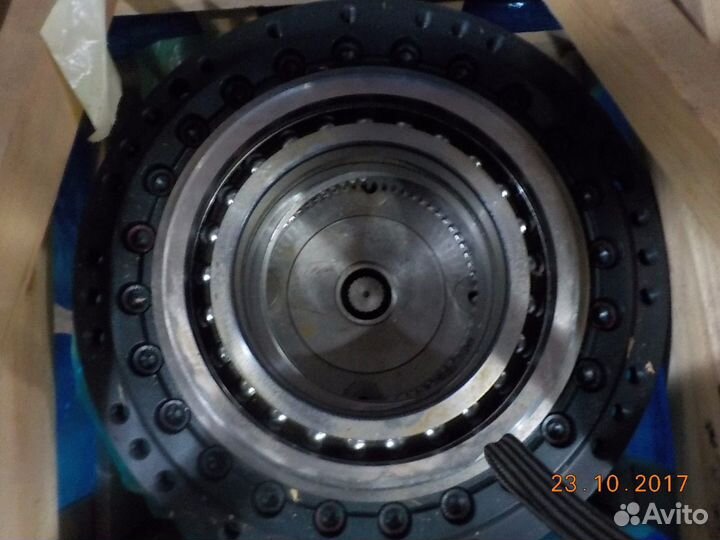 Редуктор хода Hyundai R210LC-9S без мотора