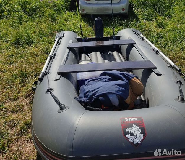 Лодка Hunter 330 A, мотор Tohatsu 3.5, аксессуары