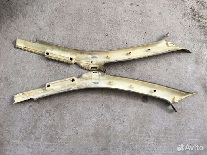 Обшивка стойки передняя Audi A4 (4124)