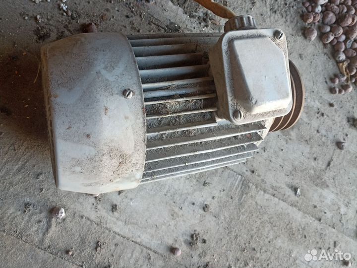 Электродвигатель 380/220