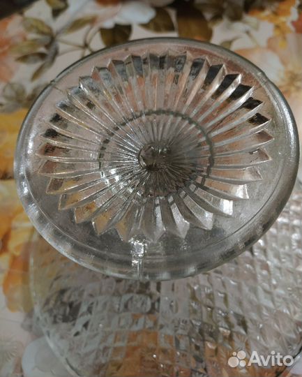 Старинная ваза для фруктов