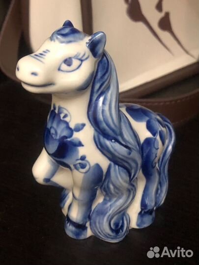 Фигурка гжель лошадка