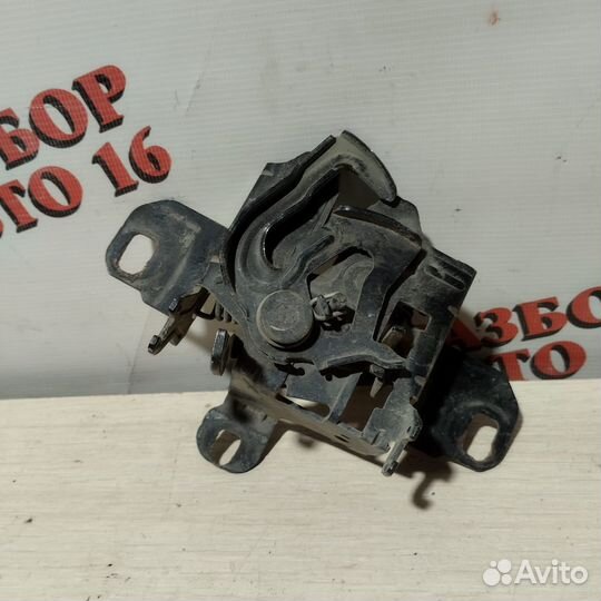 Замок капота Volkswagen Bora