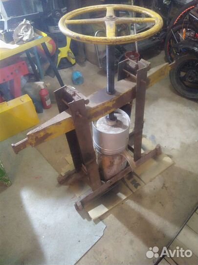 Пресс для отжима сока из яблок