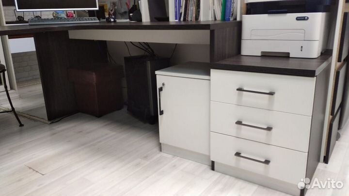 Компьютерный стол