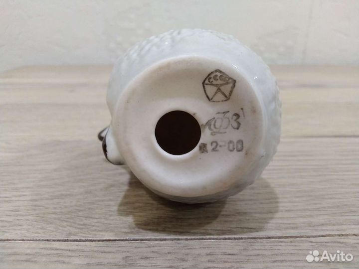 Фарфоровая статуэтка ёжик