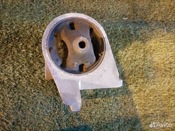 Опора двигателя (подушка двс) задняя MR235603 Mits