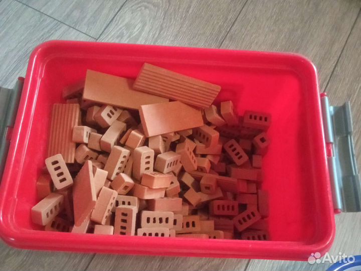 Конструктор Кирпичики в Контейнере