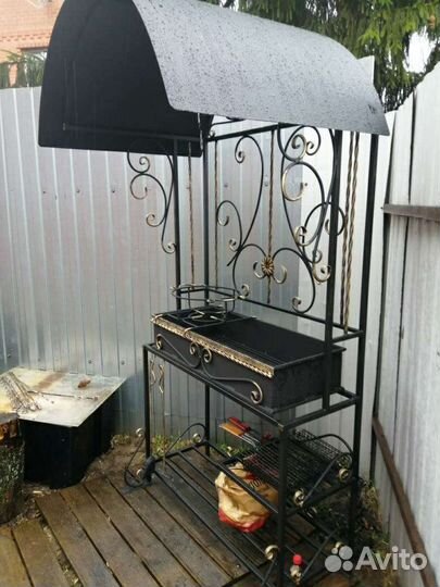 Мангал с крышей