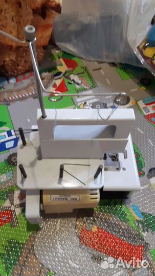 Швейная машинки и оверлок