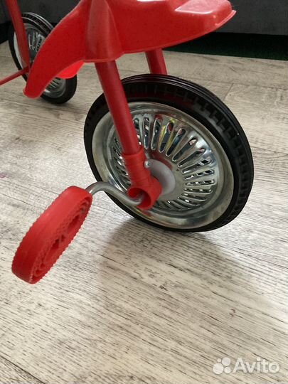Детский трехколесный велосипед