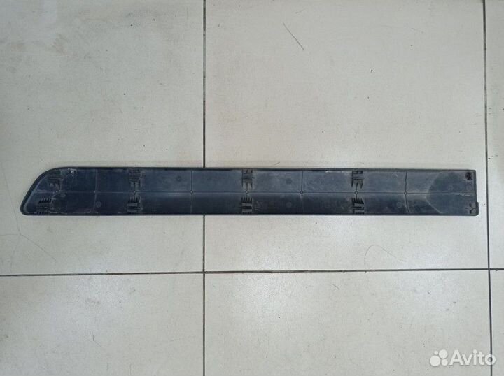 Молдинг двери задней правой LADA Largus