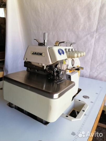 Оверлок промышленный