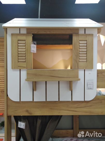 Детская двухъярусная кровать