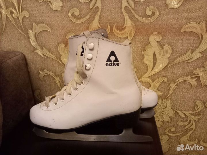 Коньки фигурные 35 размер