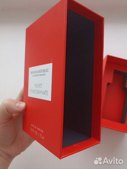 Коробка Banana Republic Velvet Pomegranate