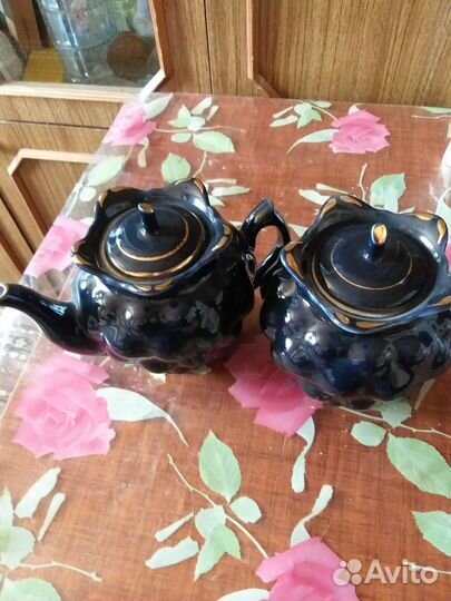 Чайник заварочный и сахарница