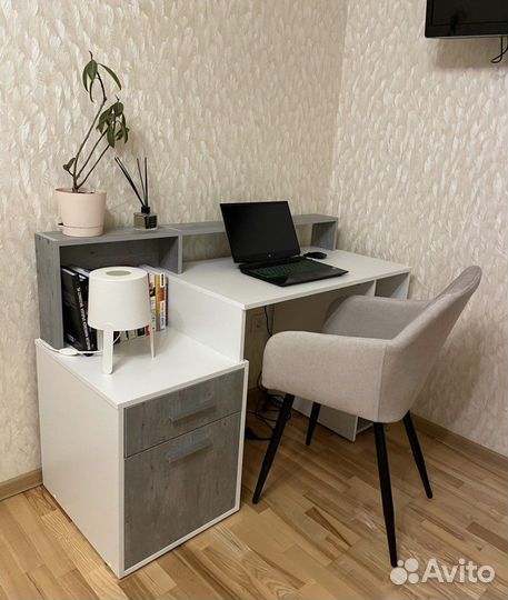 Стол компьютерный