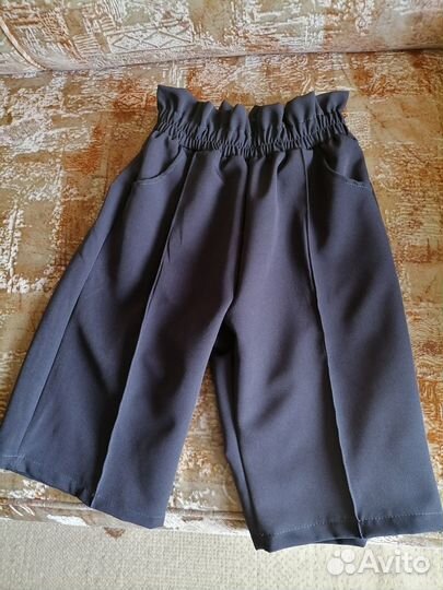 Продам шорты на девочку школьные