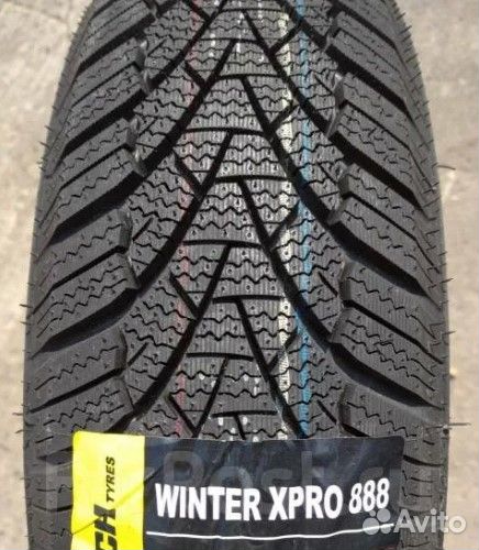 Roadmarch Winter XPro 888 215/65 R16 98T