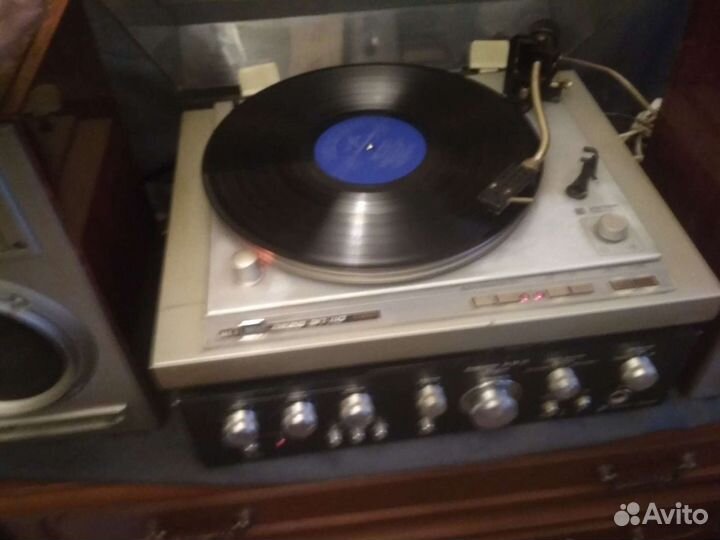 Проигрыватель винила СССР