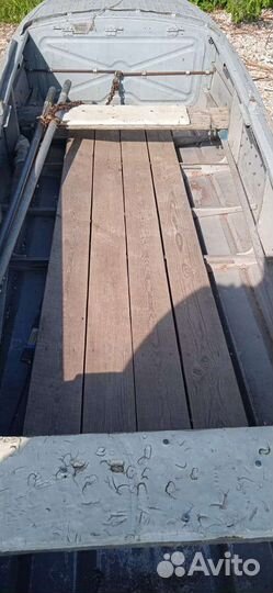 Продаётся лодка