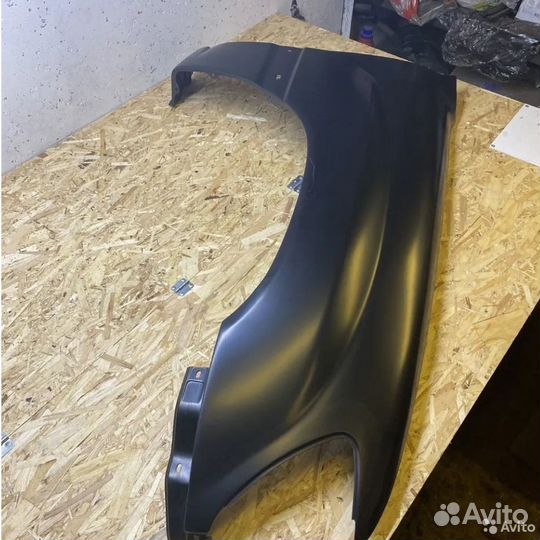 Крыло комплект 2шт Toyota Land Cruiser 100 LX470