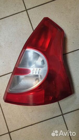Фонарь задний правый Renault Sandero