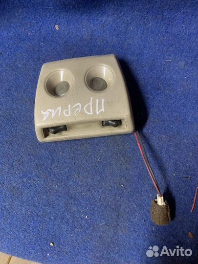 Плафон подсветки салона Nissan Prairie PNM11