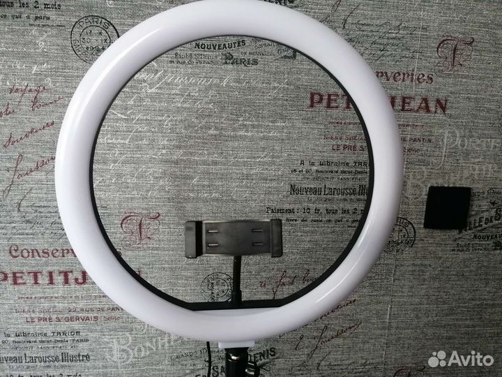 Кольцевая лампа со штативом