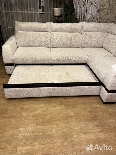 Большой угловой диван бу
