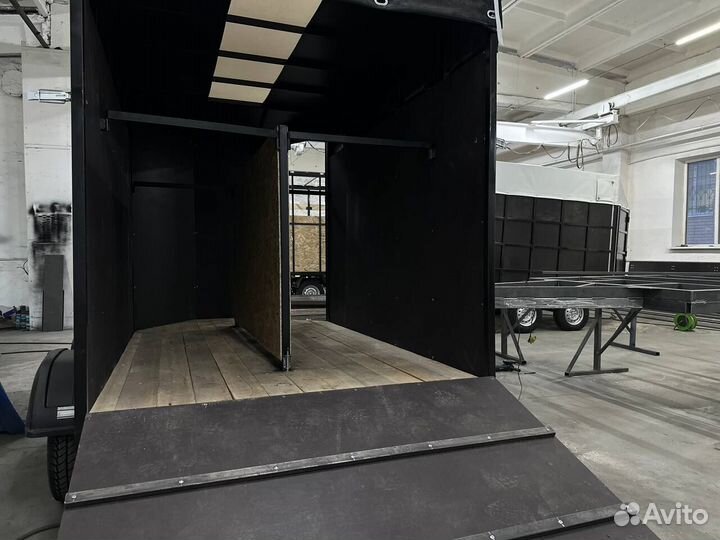 Прицеп коневоз