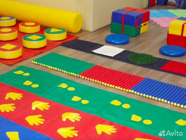 Мат игровой развивающий со следочками 200*120*1 см