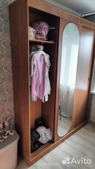Шкаф купе с зеркалом