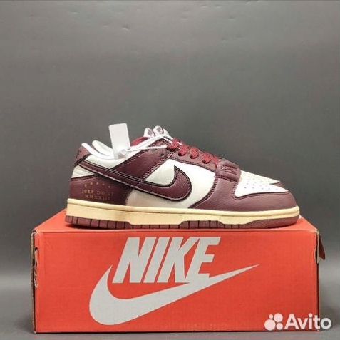 Nike Dunk Low SE wmns Just Do It Sail Team Red