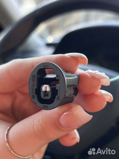 Разъем на датчик давления масла Toyota