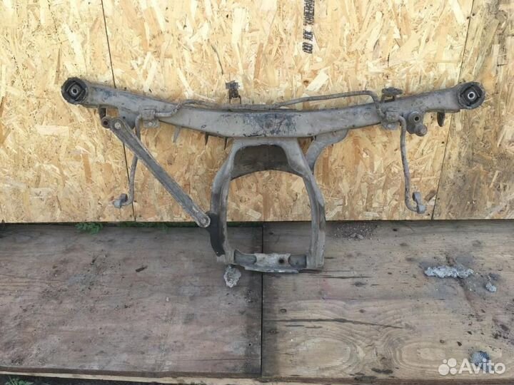 Балка задняя бмв Е32