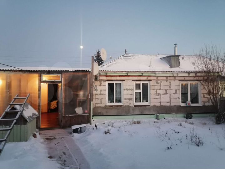 Дом 61 м² на участке 5 сот.