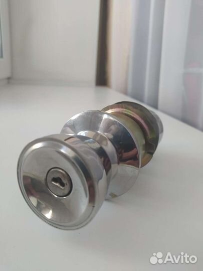 Дверная ручка б/у без ключей