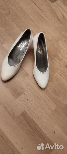 Туфли новые натуральная кожа р. 39-40