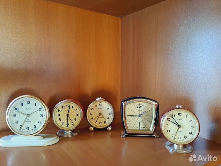 Настольные часы будильник слава