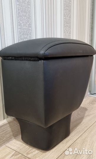 Подлокотник