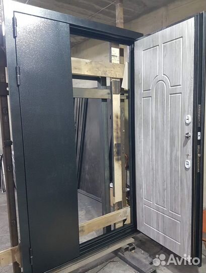 Дверь не стандартная двухстворчатая входная