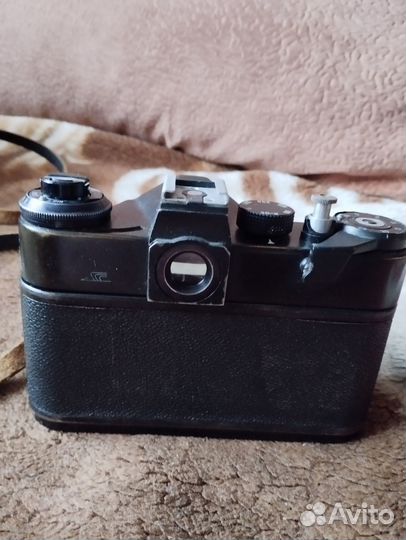 Зеркальный фотоаппарат 