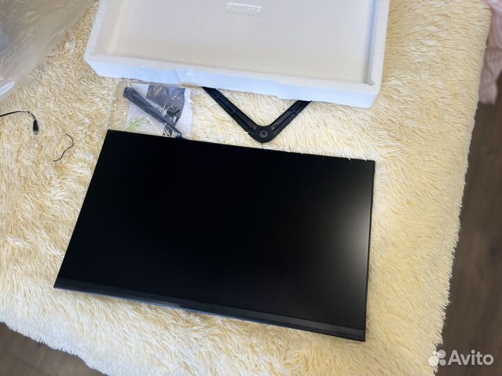 Новый монитор 24 дюйма