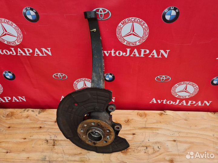 Кулак передний левый Mercedes-Benz R W251 M272.967