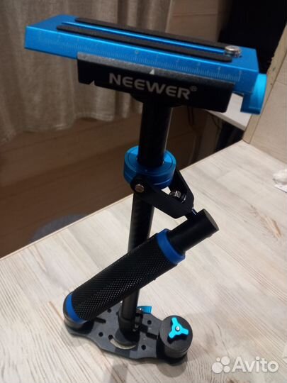 Стедикам Ручной стабилизатор Neewer
